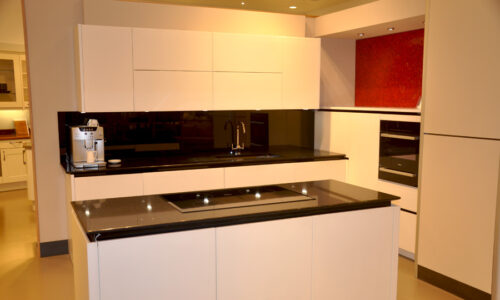 Black & White Fitted Kitchen