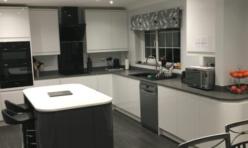 Deep Cloud & Glacier White Corian Worktops